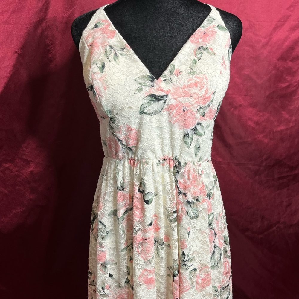 Lily Rose - Lace High Low Sun Dress
Size - XL
Like New - Tags still on.